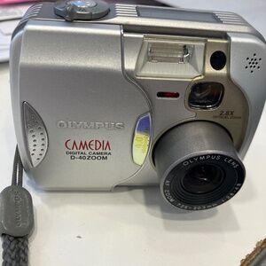 Olympus Camedia digital zoom D – 40 zoom